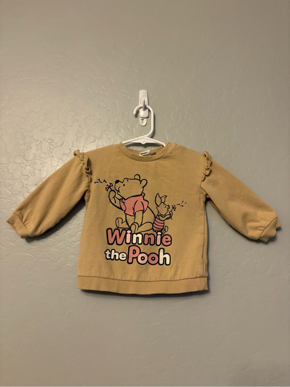 H&m beige winnie the pooh ruffled long sleeve sweatshirt size 18 months